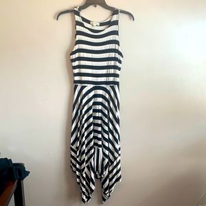 Black and white flowy midi dress